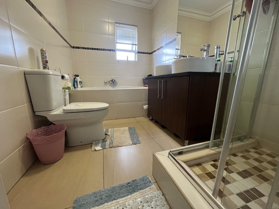 4 Bedroom Property for Sale in Lilyvale S H Free State